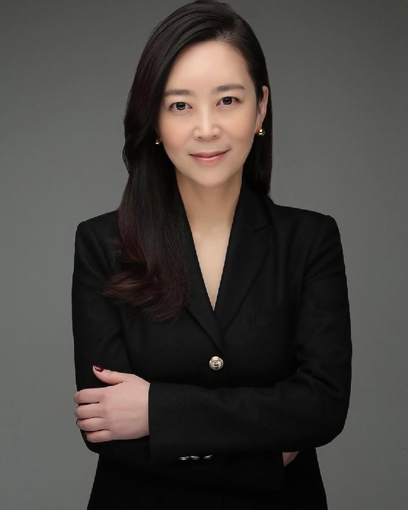 35UA211 照片1911张 视频67个 韩国 中年知性女 生活工作日常 职业装 旅游 自拍 性感 + 香港身份证 香港驾照 香港护照 加州驾驶证