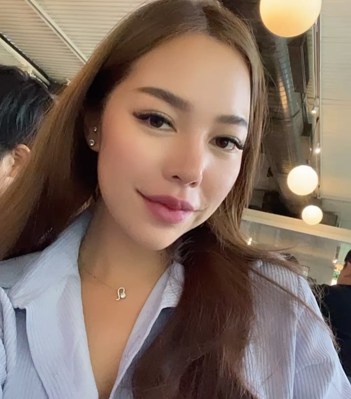 A2003 照片2639张 视频41个 泰国、新加坡 生活素材丰富 性感 曝光量特低，均在泰国与新加坡的背景，无冬装素材