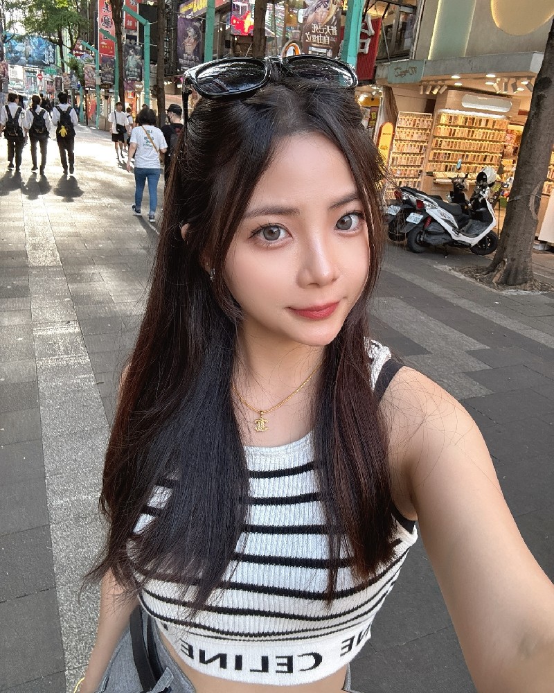 A2146 照片555张 视频12个 马来西亚 年轻少妇 宝妈 带娃 生活日常 旅游